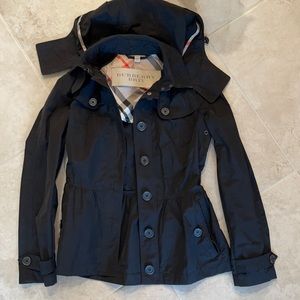 Black size 6 Burberry rain jacket
